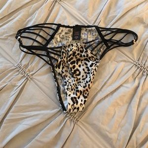 Victoria’s Secret Very Sexy leopard Cheekini